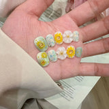 10pcs Summer Sunflower Stick on Nails White 3D Flowers Fake Nails Colorful Sweet Cute False Nails Short Square Press on Nail Tip