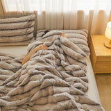 Thickened Faux Rabbit Fur Throw Blanket Cozy Plush Fuffy Bubble Blanket for Living Room Bedroom Home Decor Luxury Sofa Cover